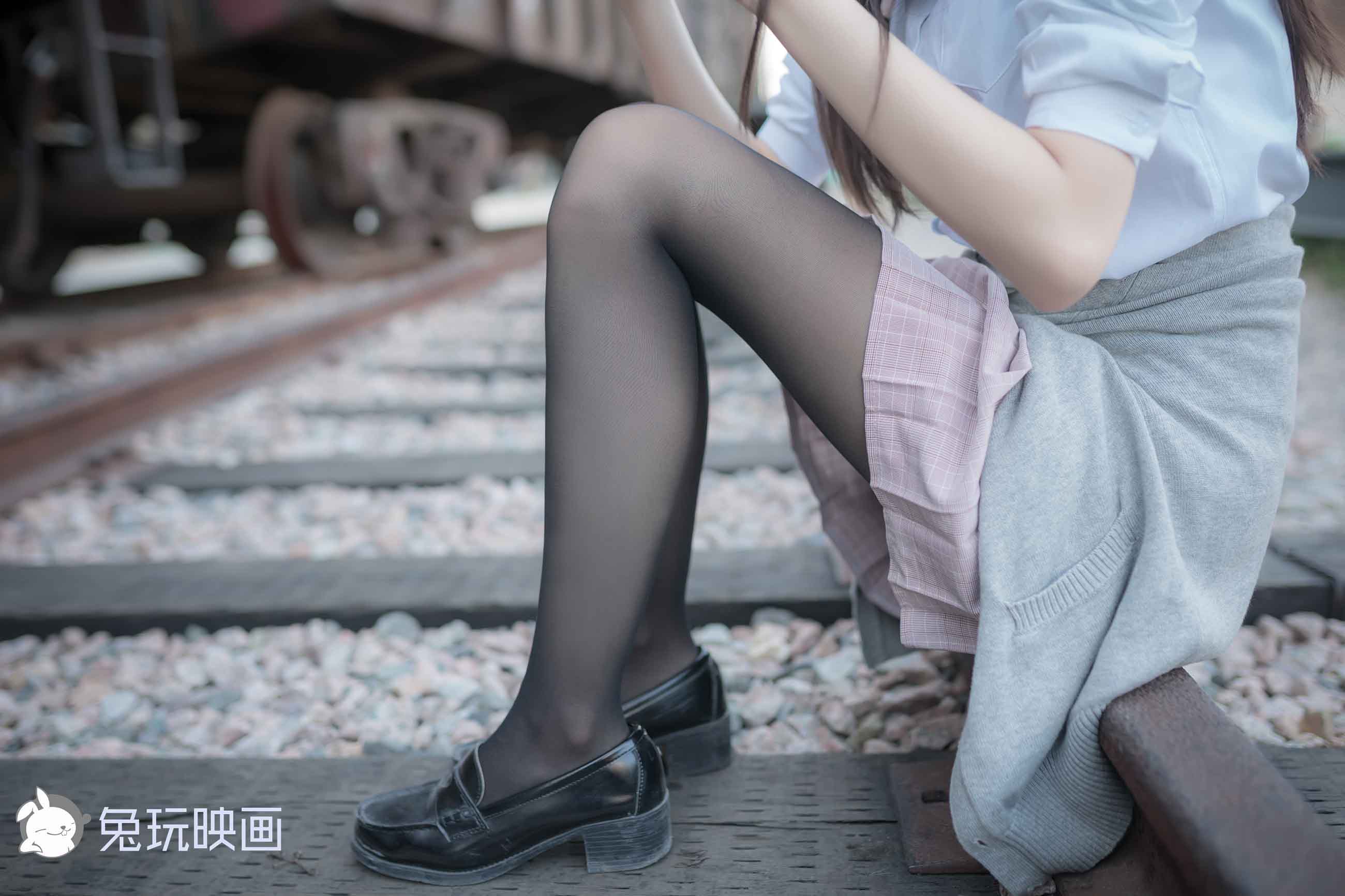 [兔玩映画]B83.006铁轨旁的小细腿插图2